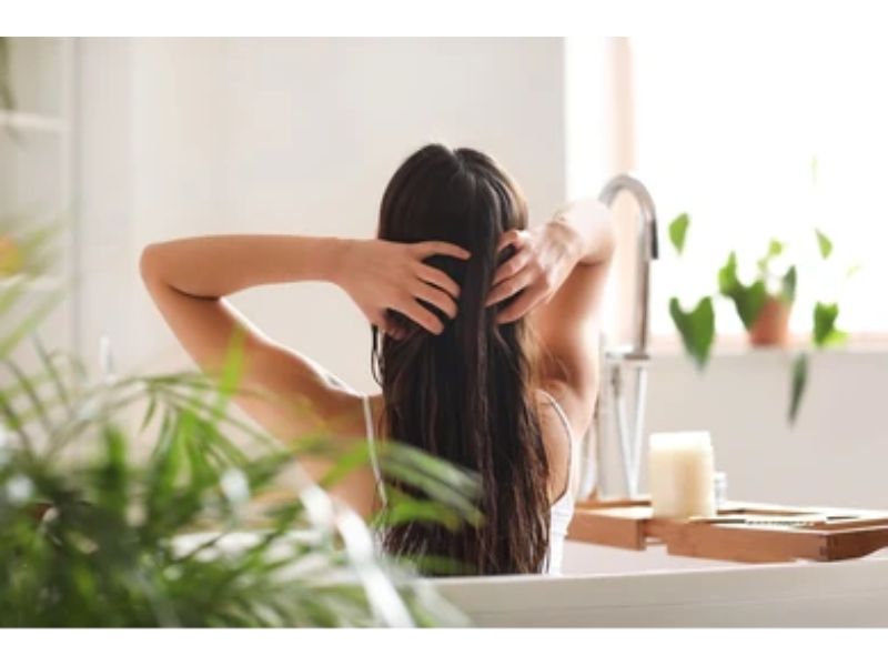 Benefits of Applying Aloe Vera Gel on Hair Overnight