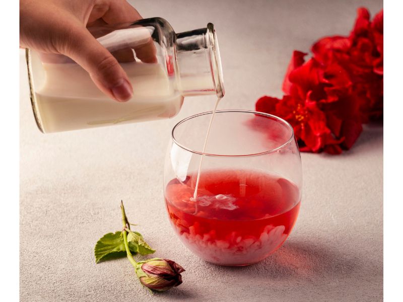 Can We Apply Rose Water on Face Overnight